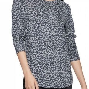 Lighter Weight Leopard 🐆 or Cheetah 🐆 Sweater, Very Good Condition